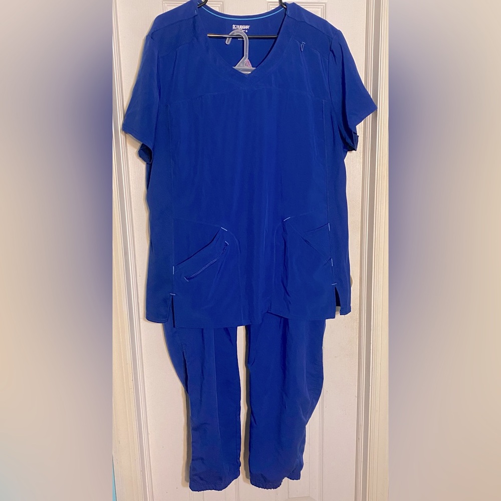 👉ScrubStar Women’s Scrub, Electric Blue. Worn only 3x